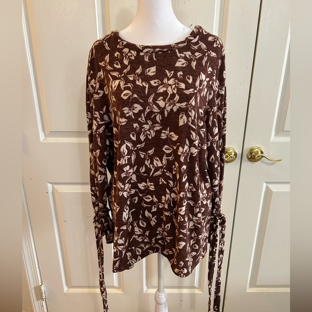 1 4 3 Story by Line Up tunic, 1X